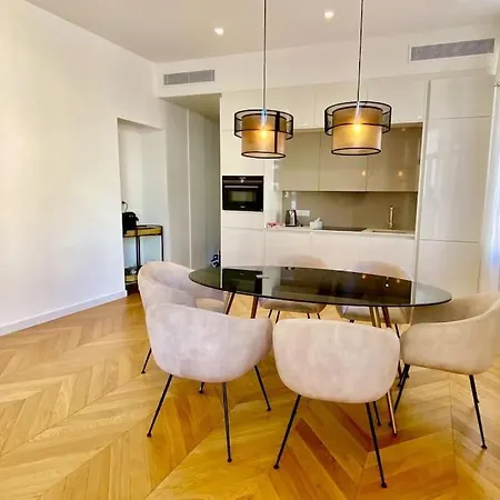 Apartment Keep In Touch 3 Bedroom/3 Bathroom/wifi *